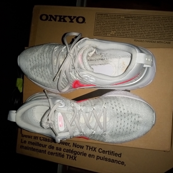 Nike epic react Flyknit - Picture 3 of 4